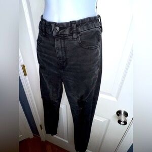AE American Eagle Size 8 Black Distressed Skinny High-Rise Crop Jeans Jegging M